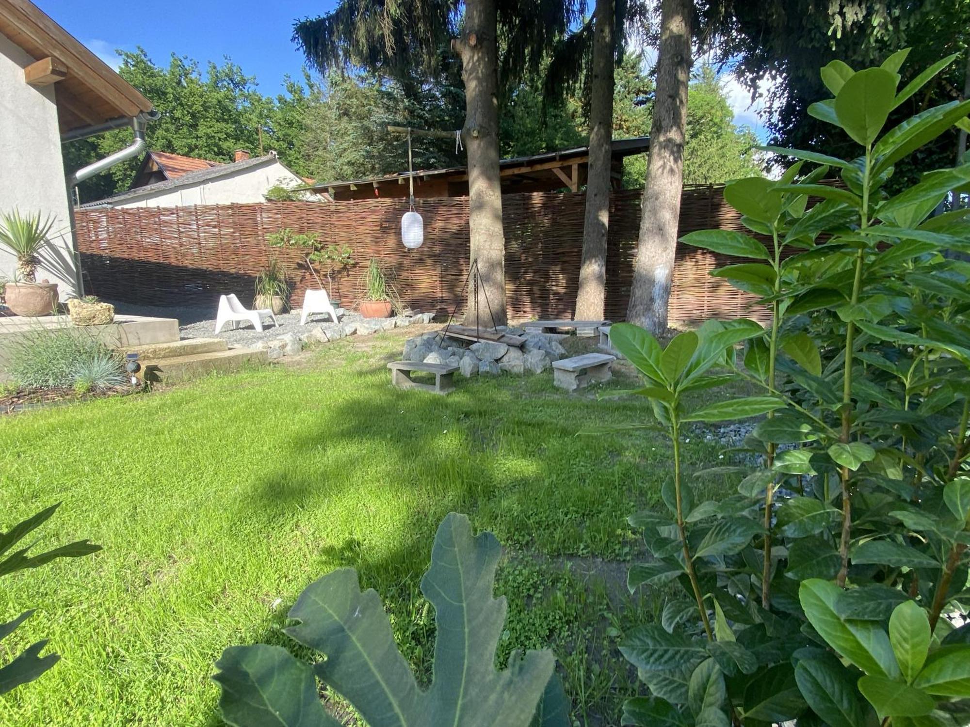 Villa Marika Vendeghaz Szigetmonostor Esterno foto